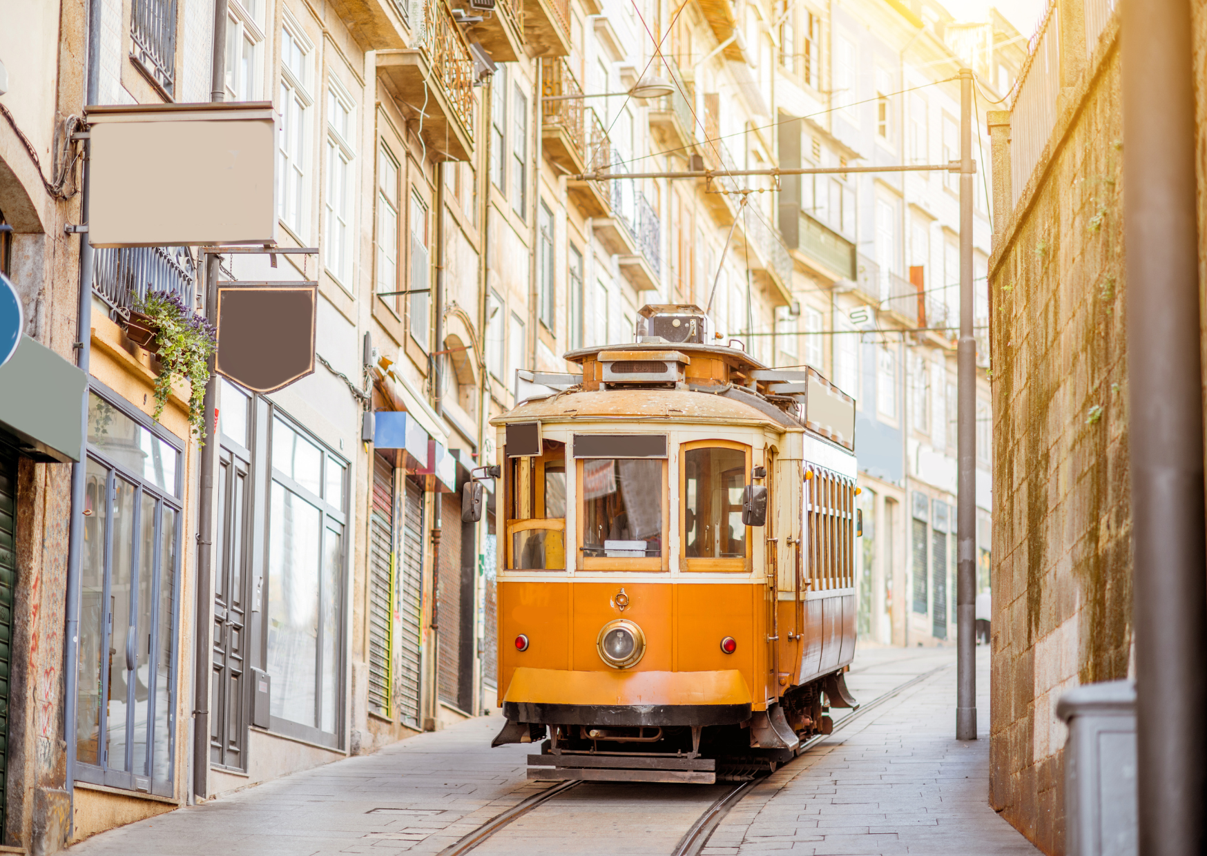 She Moved to Porto With Her Life Savings: One Year Later, Her Bank Balance Told the Story 2 living in Porto 2