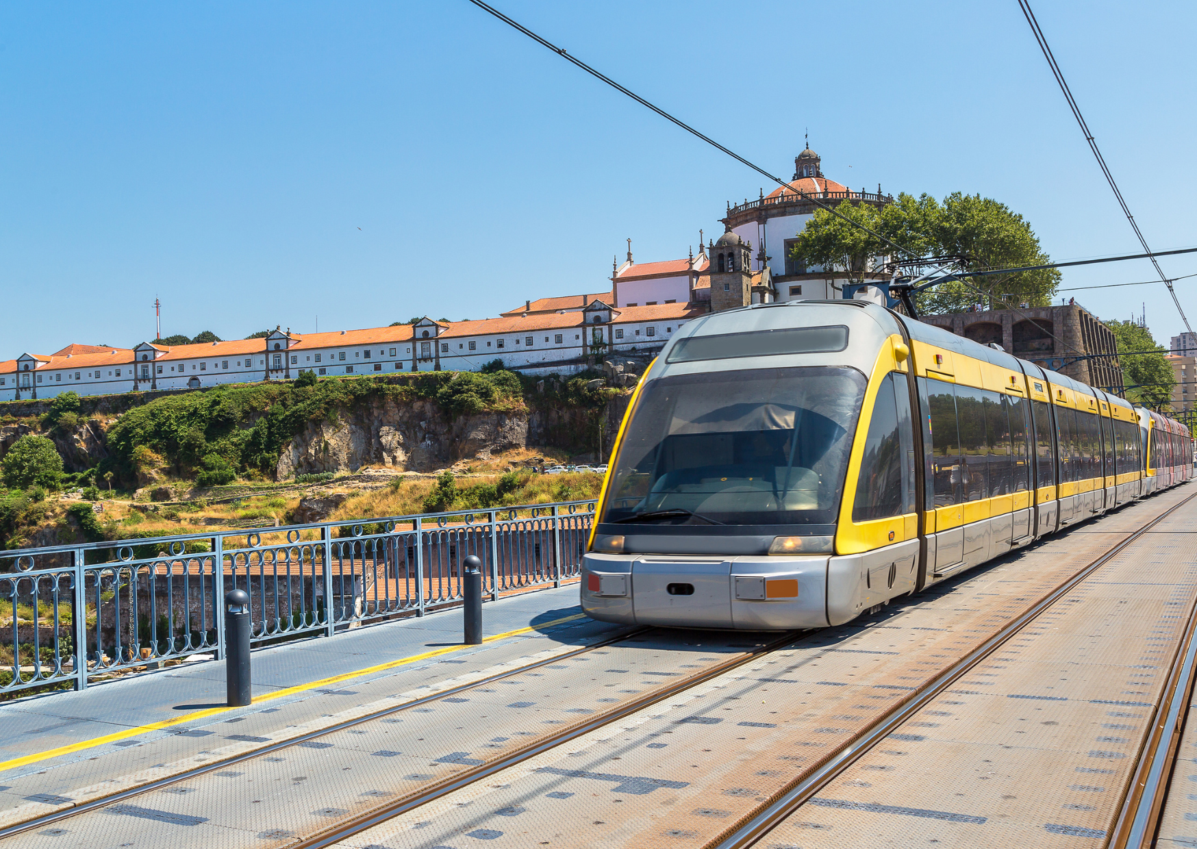 The Porto Metro Zone Locals Use To Include The Airport Without Overpaying 4 porto metro zone 2