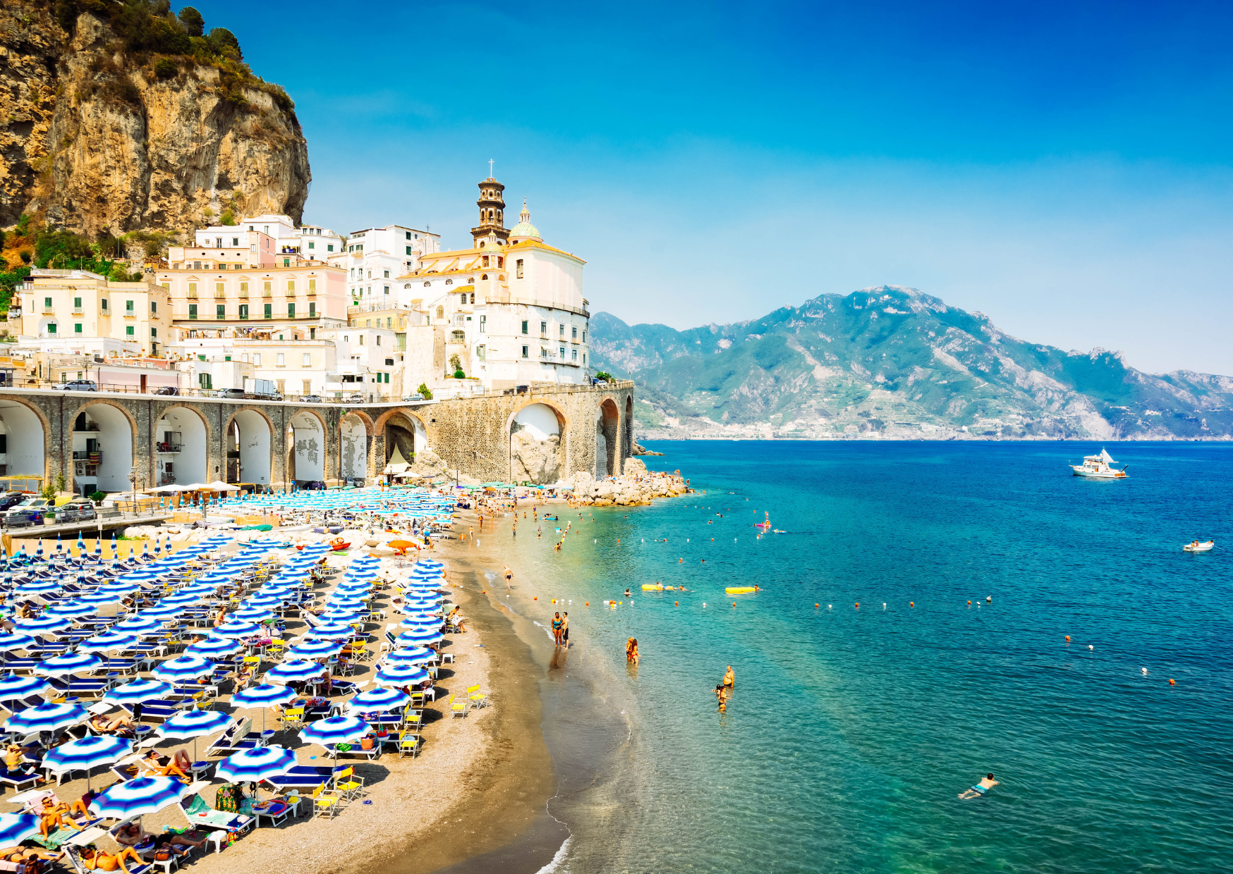 Why European Beaches Don’t Sell $200 Cover-Ups Americans “Need” 4 European beach items 2