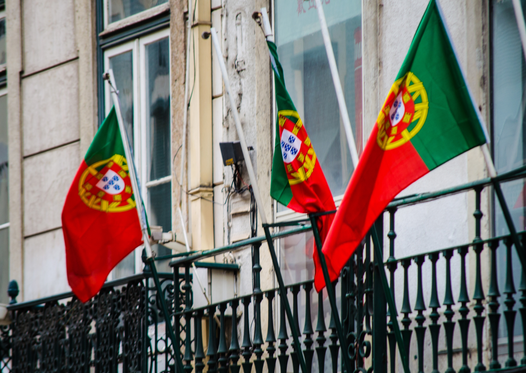 Why Portuguese Banks Are Desperately Recruiting American Customers Now 3 Portuguese banks 4