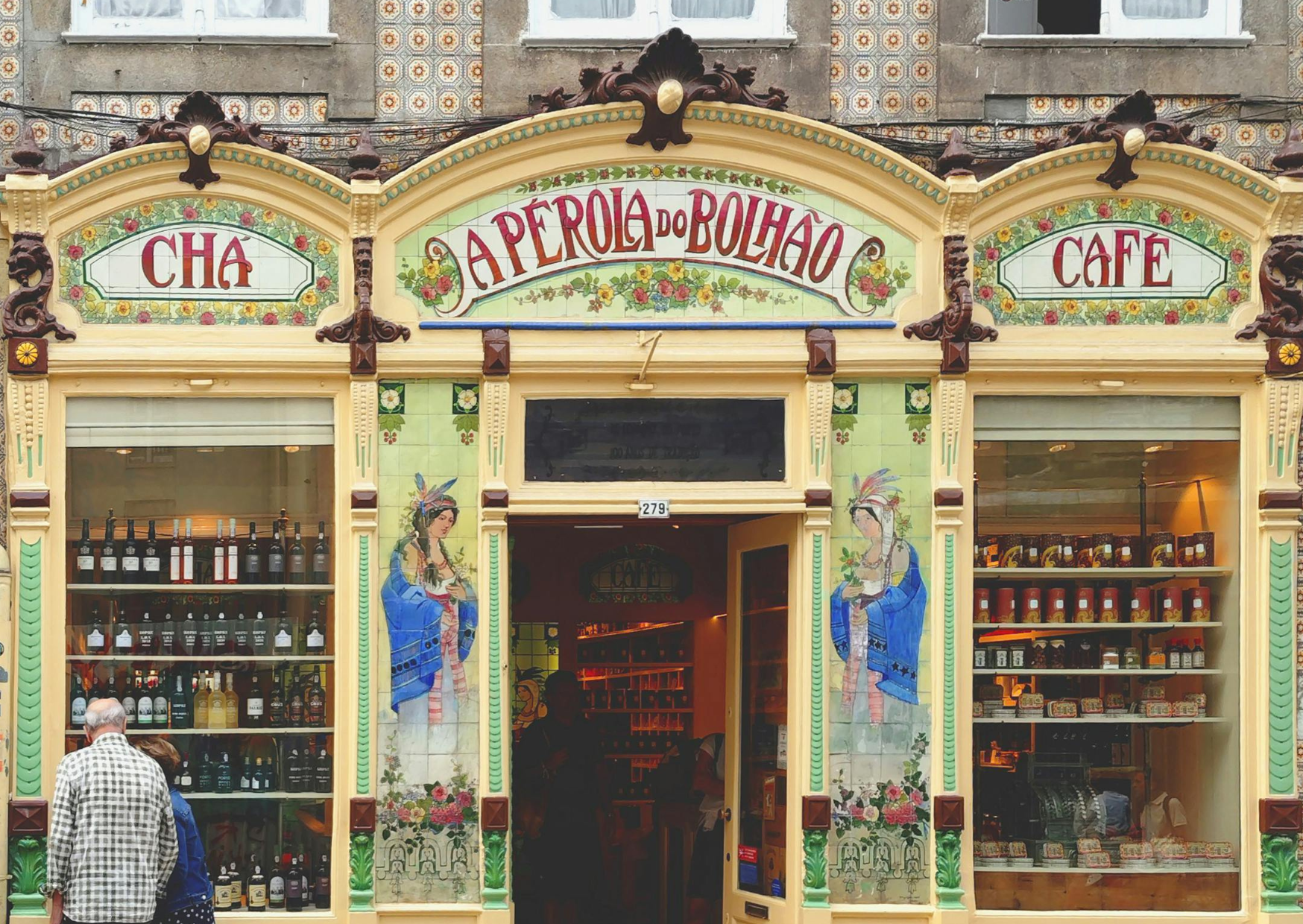What Tourists Get Wrong About Paying in Portugal 2 Portuguese cafes 5