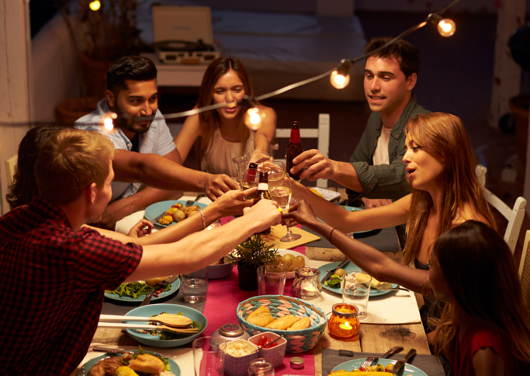 How to Live Well in Spain on €2,500 a Month Without Feeling Cheap 3 Spain dinners 4 1