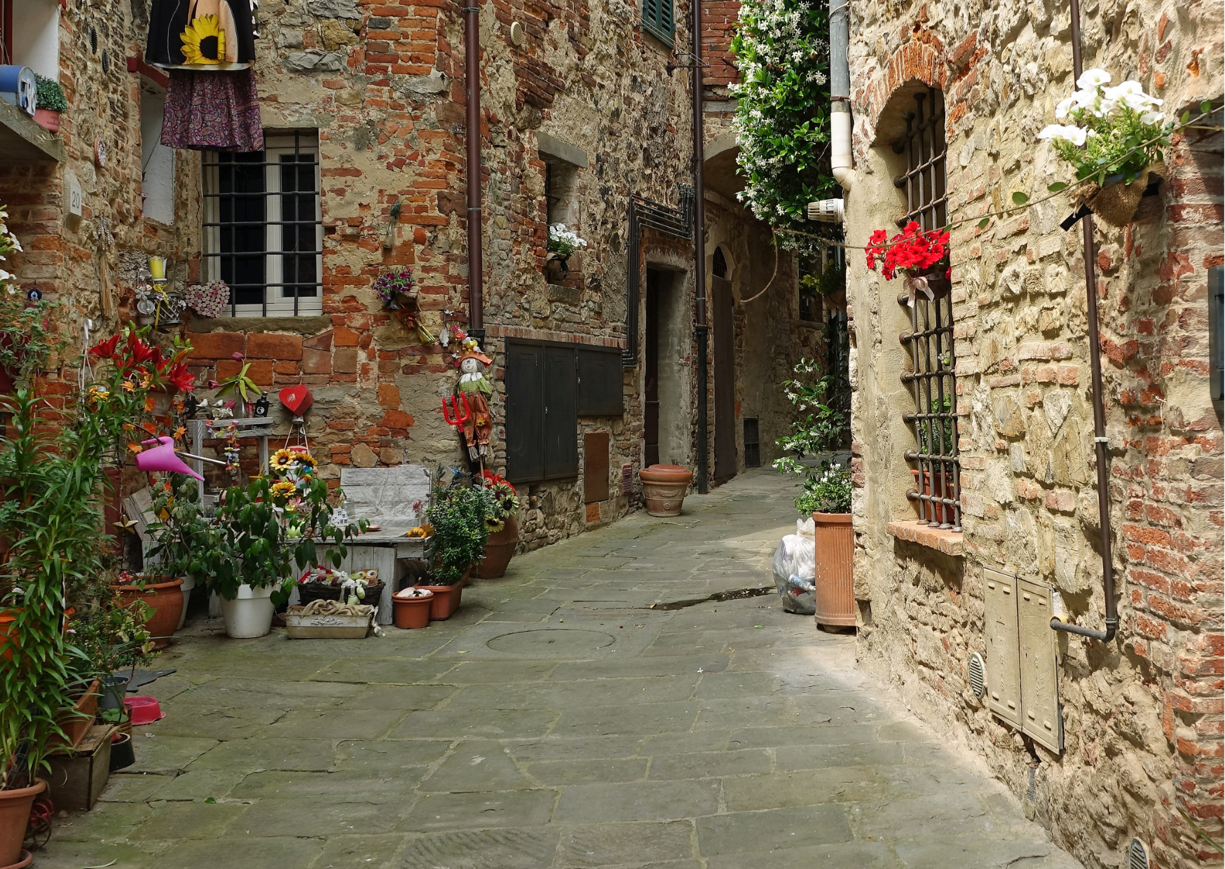 The Bureaucracy Trap In Italy: Why Italian Bureaucracy Defeats 79% of American Expats 6 Italian life 2
