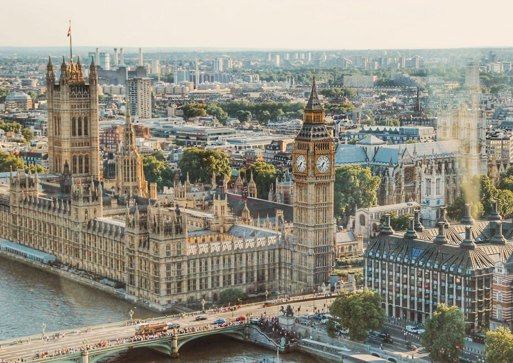 Your 90-Minute Layover Isn’t Enough at These European Airports: 7 European Airports Where Tight Layovers Can Ruin Your Trip 4 London elite 7