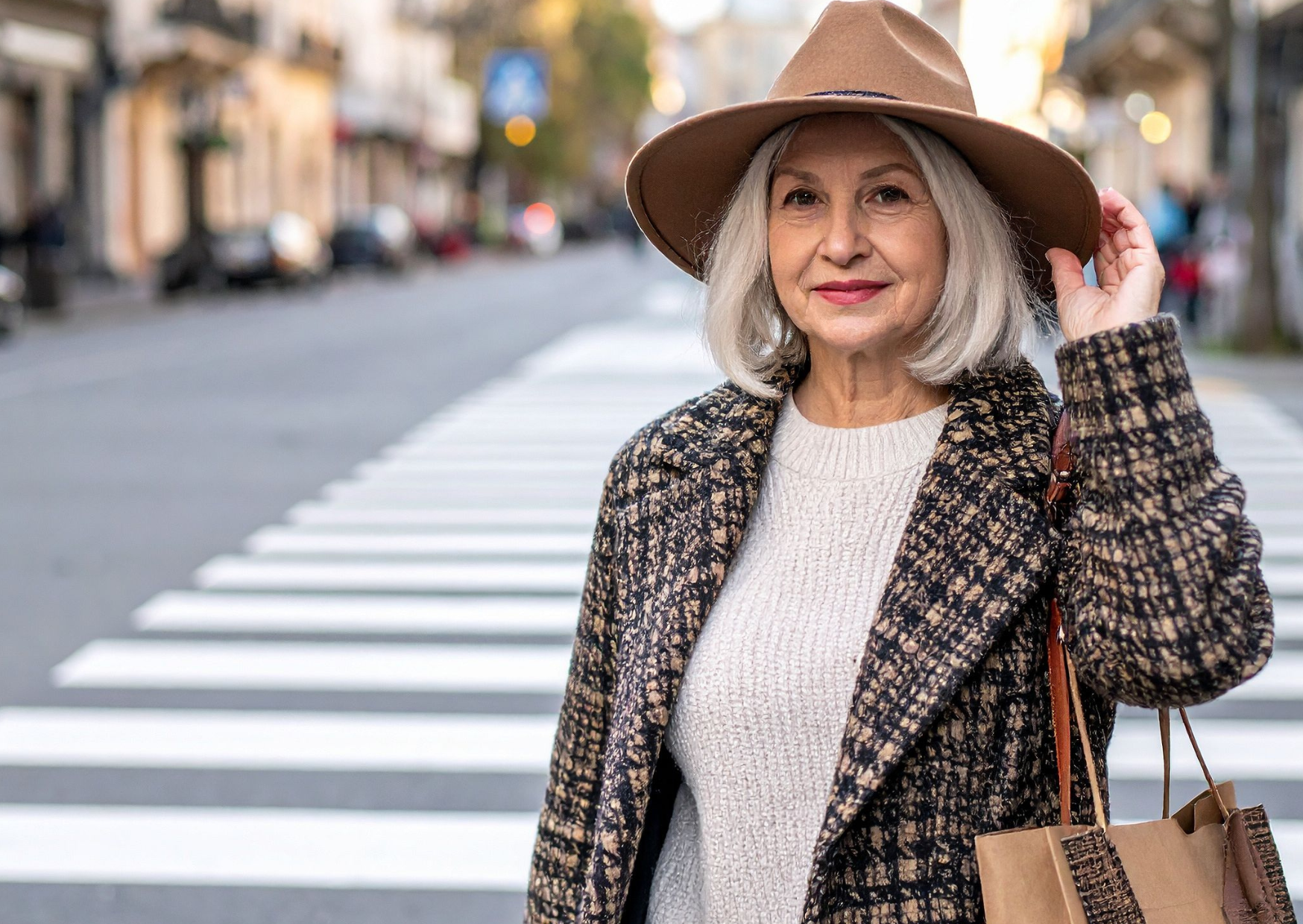 Why Beverly Hills Plastic Surgery Makes You “Deformed” in Paris 6 Parisian women 4