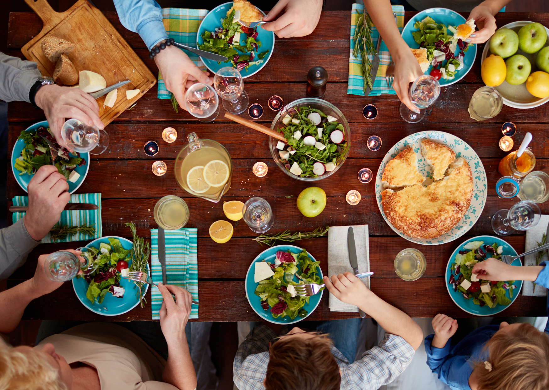 No American Christmas Foods for 30 Days, Family Lost Combined 52 Pounds 3 Spanish holidays 7