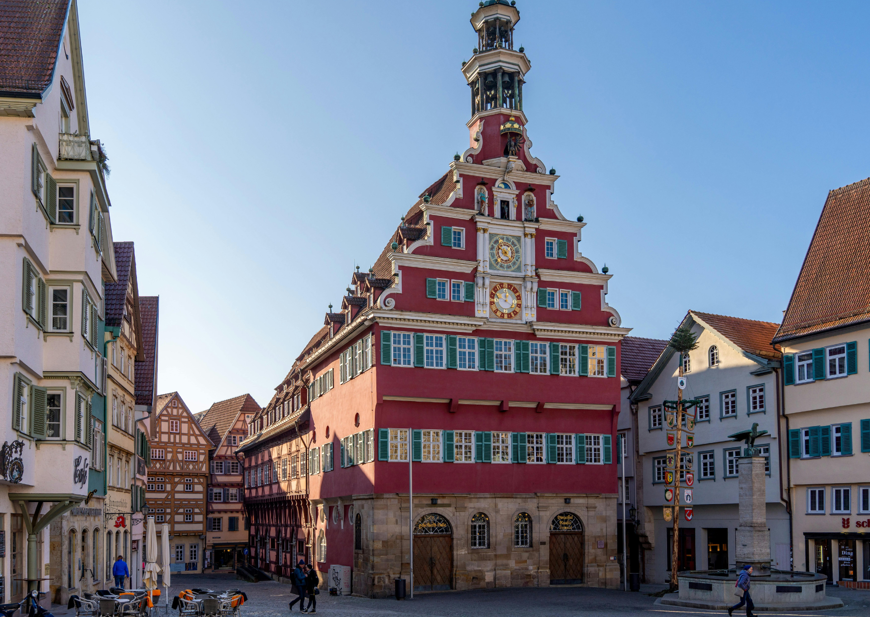 How Germans Save €20,000 Yearly on €35,000 Salaries 2 people in germany 4