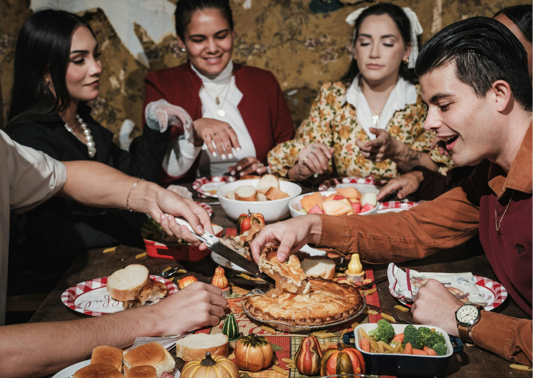 Why Americans Celebrating Thanksgiving Abroad Feel Empty 3 sad thanksgiving 6