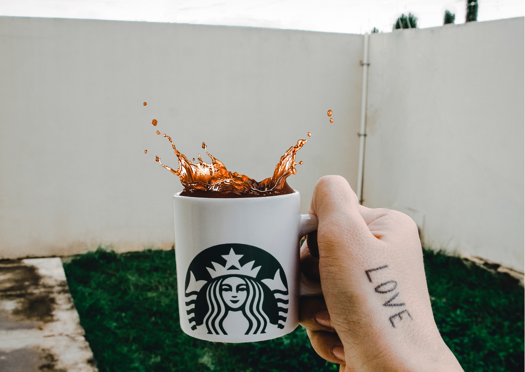 The 9 Starbucks Drinks That Can’t Be Sold as-is in Italy, Poison or Coffee? 6 starbucks 6