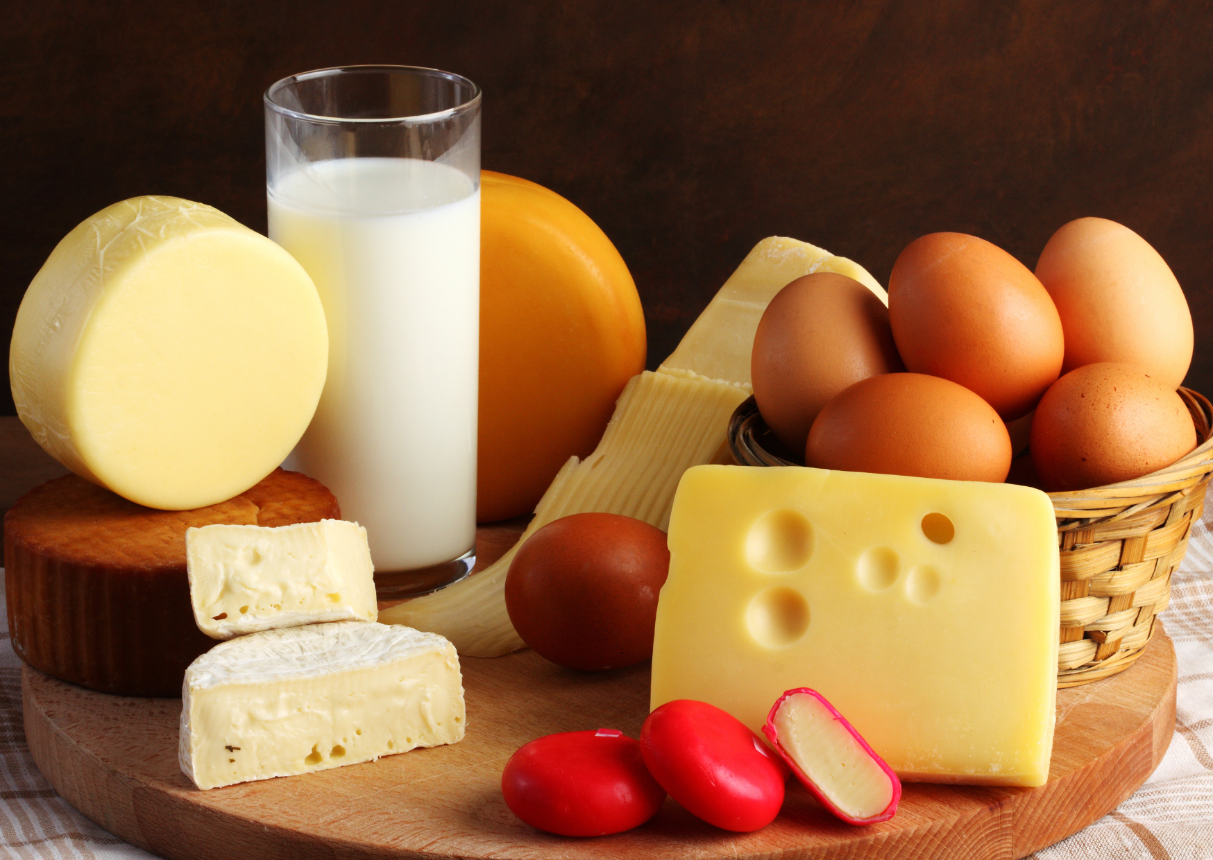 The 60-Day Dairy Experiment That Changed My Weight and Allergy Symptoms: I Quit American Dairy for 60 Days and Switched to European And I Went Down 22 Pounds 3 American dairy 3