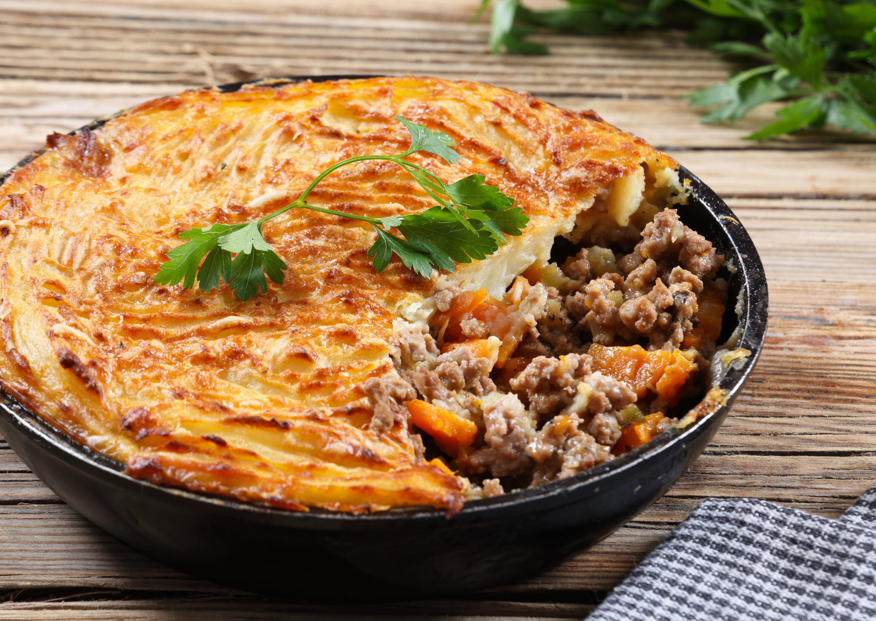 Americans Think British Food Means Fish and Chips: The 10 British Dishes That Make the “Bad British Food” Joke Look Lazy 2 British Food cottage pie