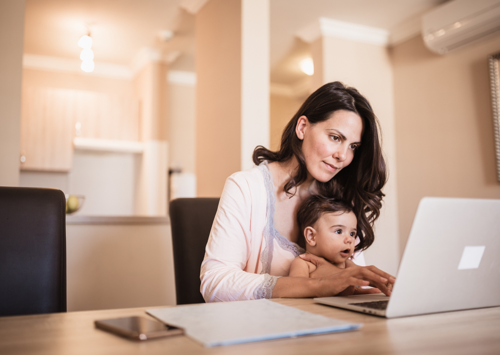 $4,500 in America Sounds Better Than €1,800 in France Until You See the Costs 5 French single mothers 3