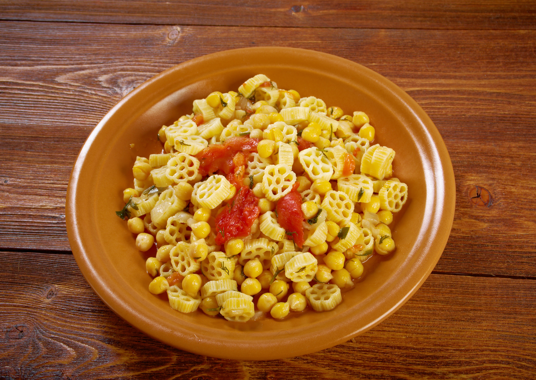 The Simple Tuesday Dinner Italians Make When Nobody Is Watching 1 Italian Pot Dinners Pasta e Ceci