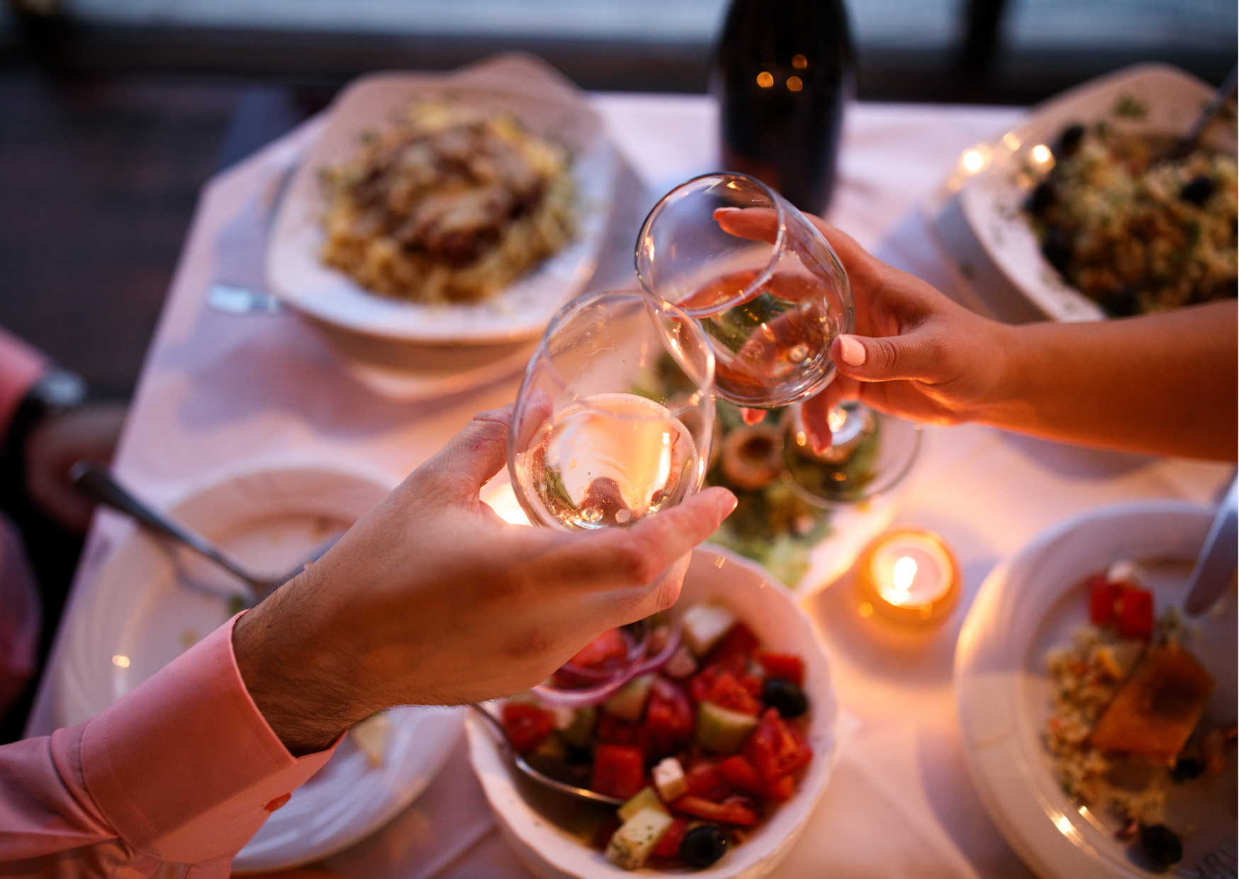 The Spanish Dinner Habit Americans Think Is Unhealthy: I Ate Dinner at 9 PM Like the Spanish for 30 Days And My Sleep Changed Completely 1 eating dinner 5