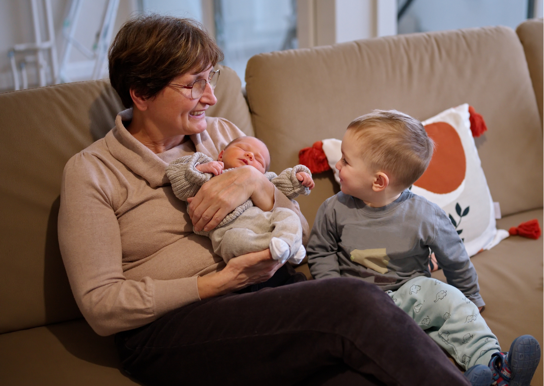 French Grandmothers Have Done These 8 Things for Decades: Nutritionists Now Agree 5 French grandmother 2