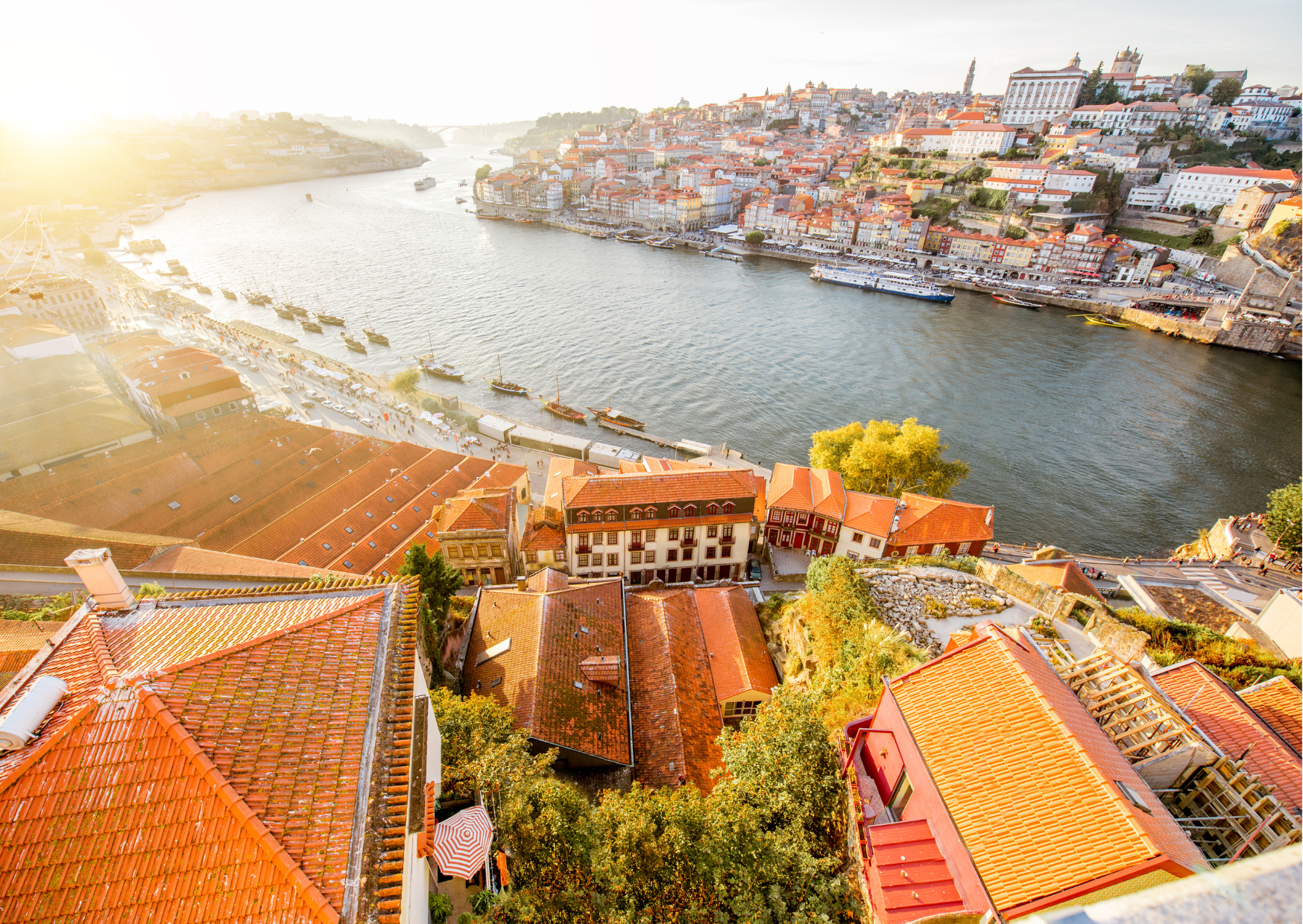 How Long Does €200,000 Last in Portugal? Americans Think Portugal Is Cheap But Some Retirees Still Burn Through €200,000 Fast 1 Portugal American couple