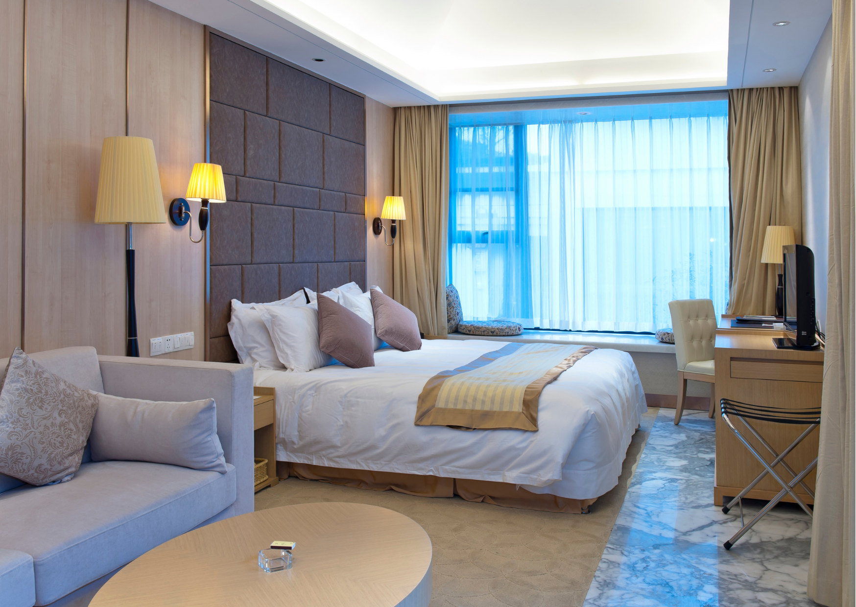 hotel room Europe 3