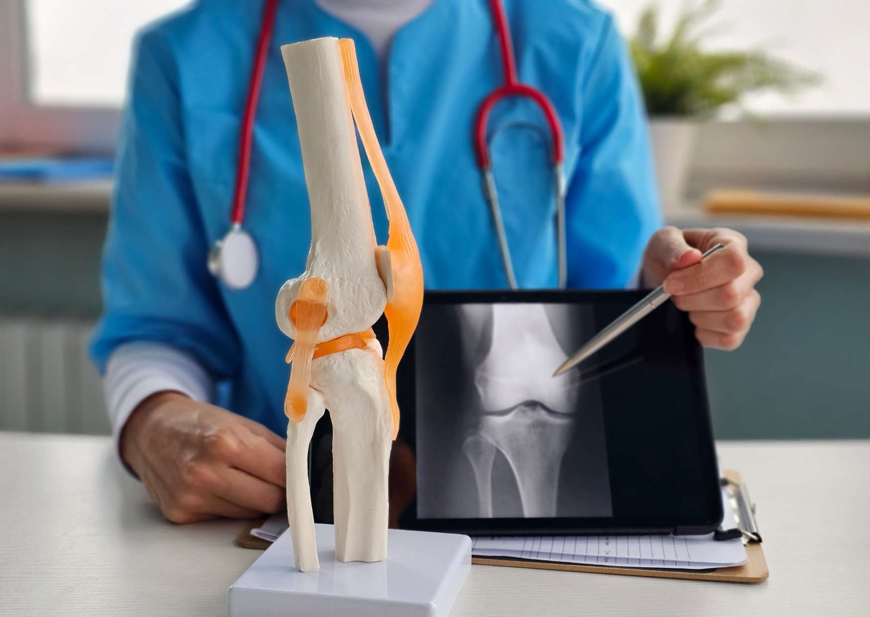 The Knee Replacement That Costs $50,000 in America and €6,000 in Spain 1 Knee Replacement