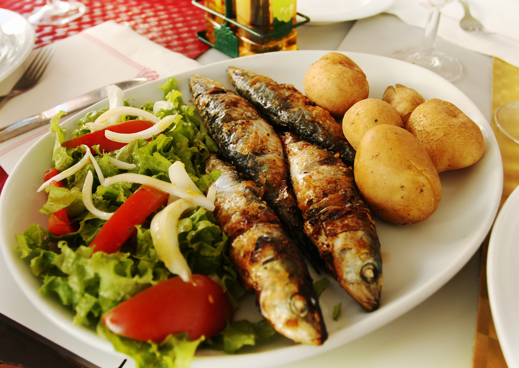 How Portuguese Cooks Make Perfect Fish in Just 8 Minutes 1 Portuguese pan seared fish
