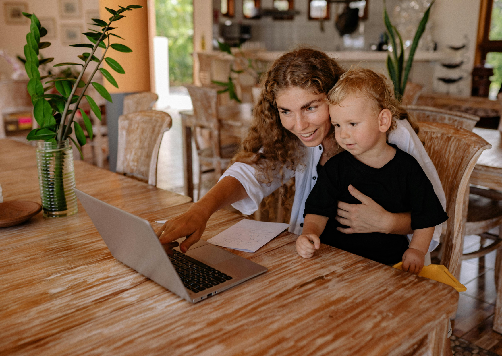 Divorced Mom Of Two Moved To Spain On €1,900 A Month Full Breakdown 5 divorced 3 1