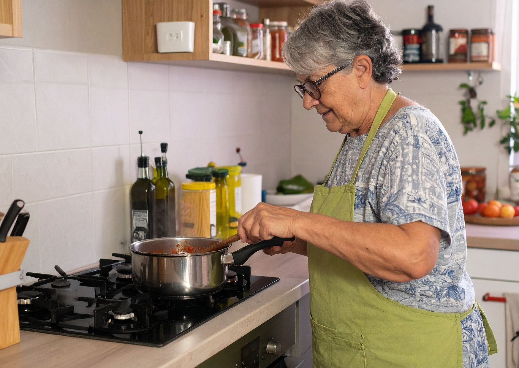 Italian Grandmothers Make This Sauce In 10 Minutes And It Tastes Better: Americans Simmer Pasta Sauce for an Hour But Italian Grandmothers Know Better 2 italian tomato sauce 3