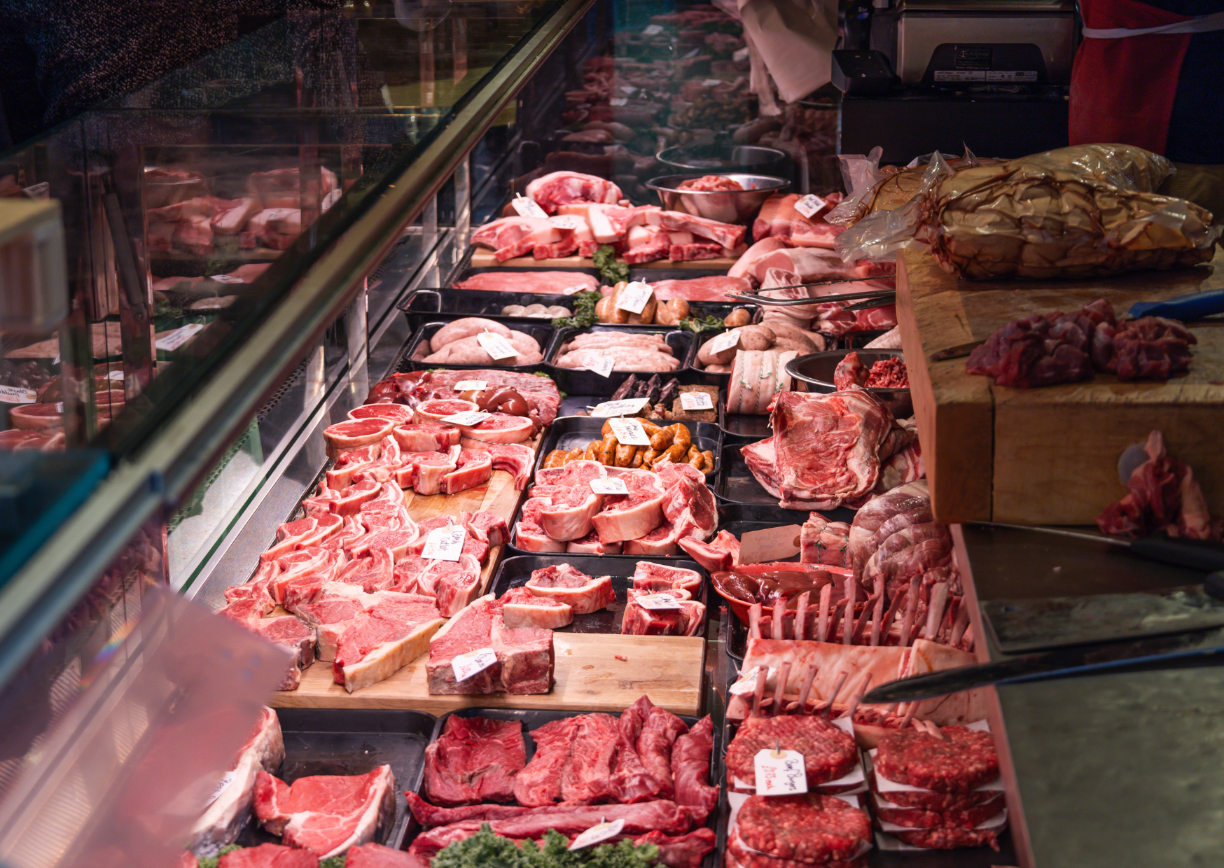 Beef Is Up 14% In America: My Butcher In Portugal Charges The Same As Last Year 2 butcher in Portugal 3