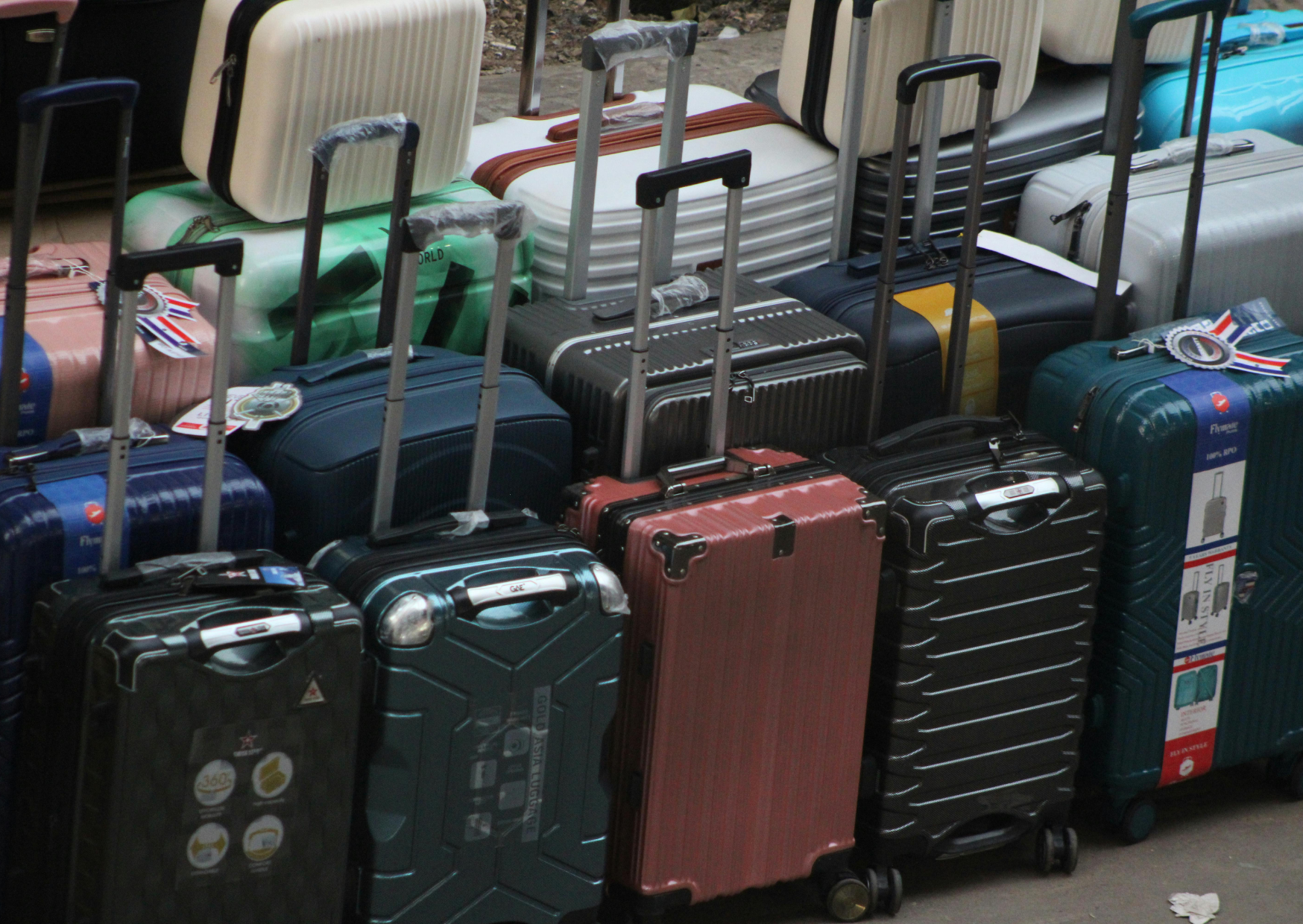 The Carry-On Packing Method Flight Attendants Use: Fits Twice As Much 6 flight attendants packing 3
