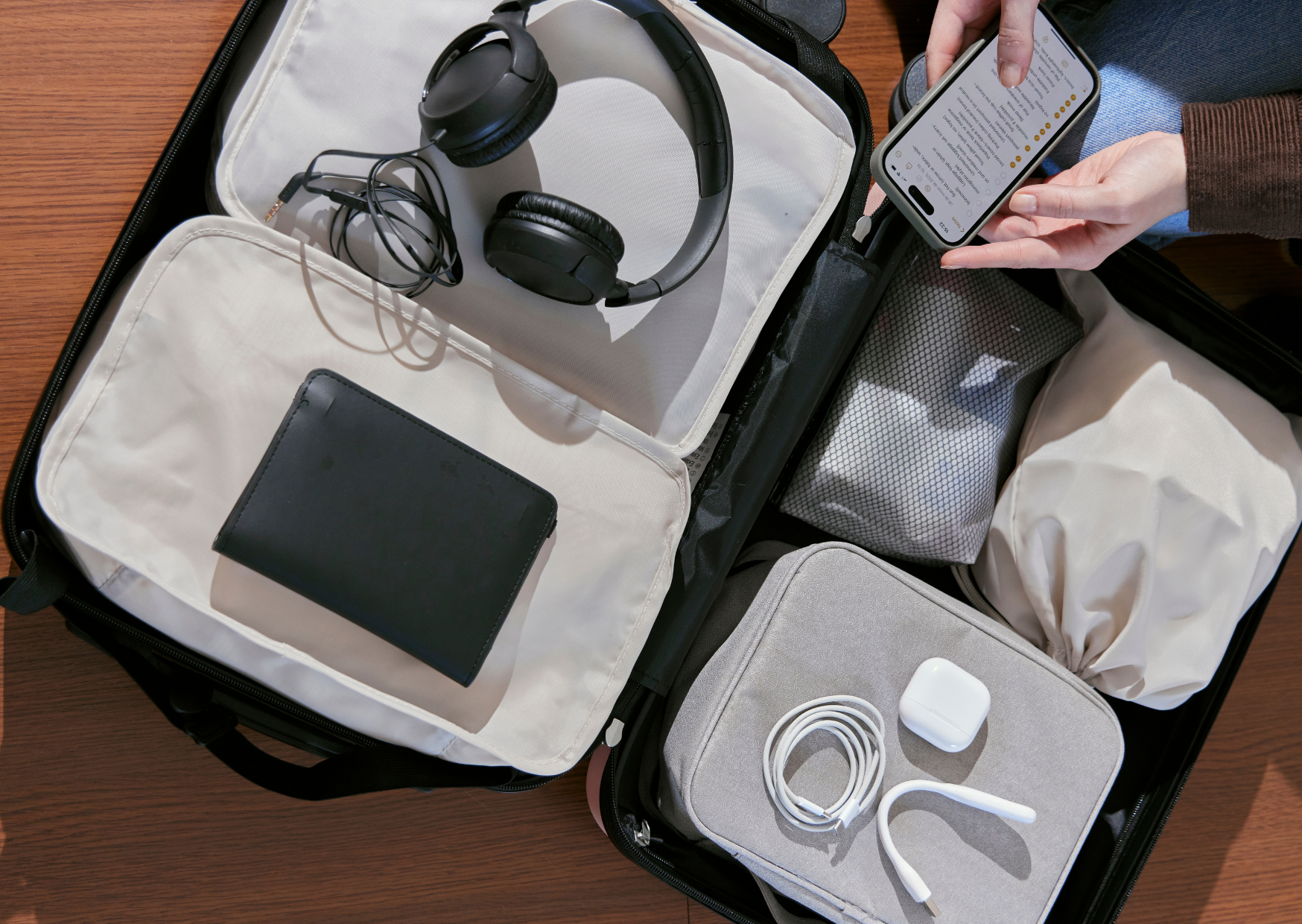 The Carry-On Packing Method Flight Attendants Use: Fits Twice As Much 5 flight attendants packing 6