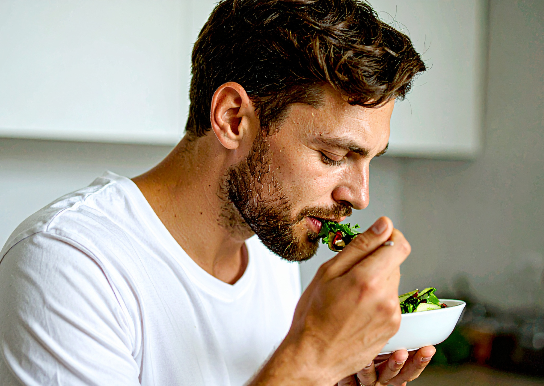 The Intermittent-Fasting Secret Hidden in Traditional French Mealtimes 2 French woman eating 3