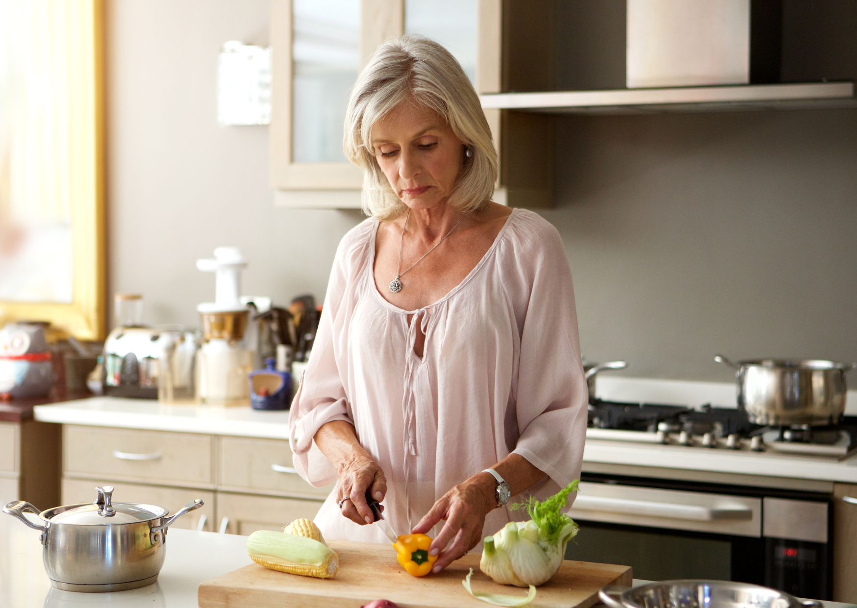 Americans Spend $14,000 on Supplements: Europeans Follow This €120 Routine Instead 1 Healthy 60 year old in Europe 5