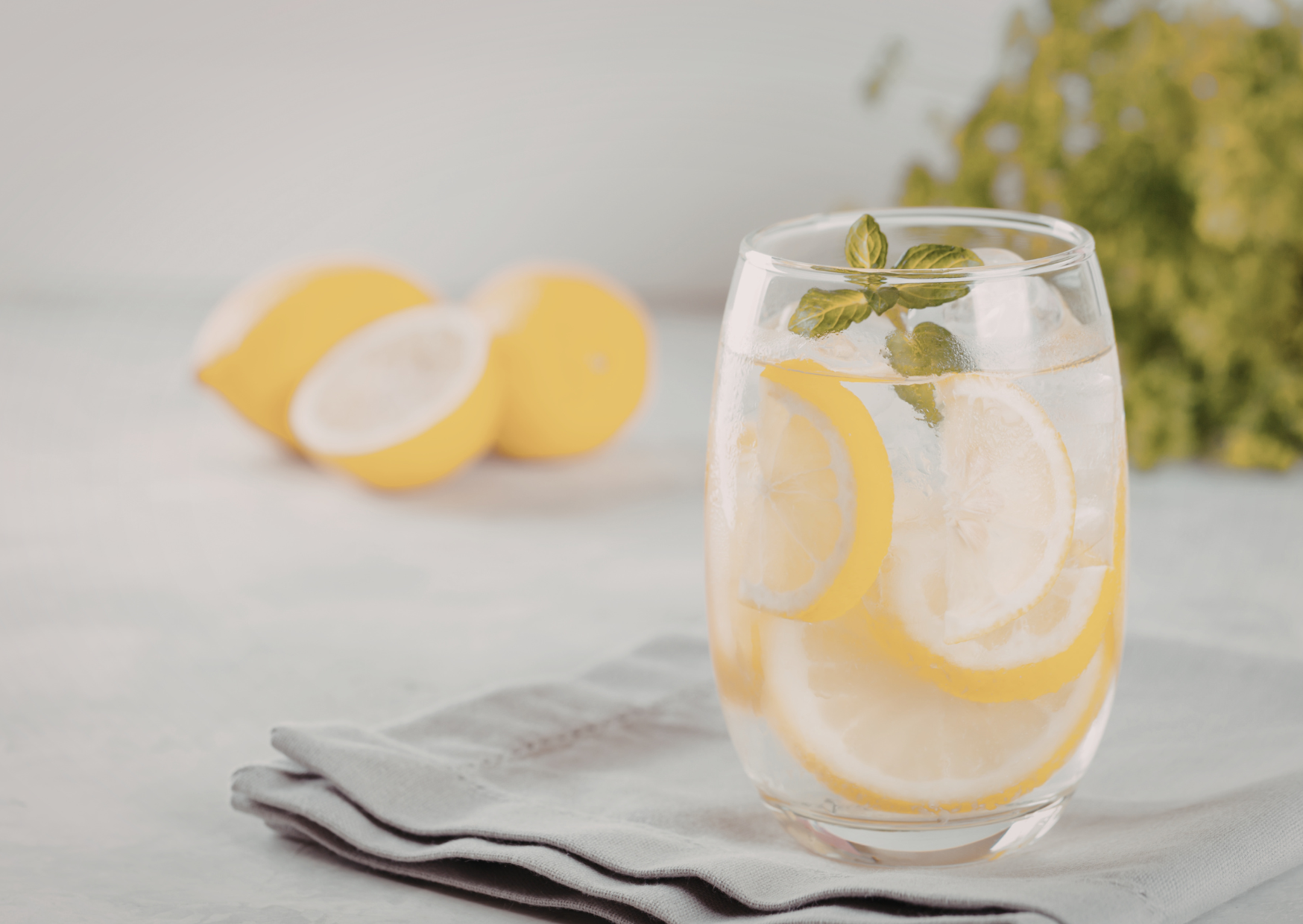 The Italian Morning Habit That Completely Reframed My Acid Reflux Routine: I Drank Lemon Water the Italian Way for 60 Days Then Closed the Antacid Bottle 5 Italian lemon water 3