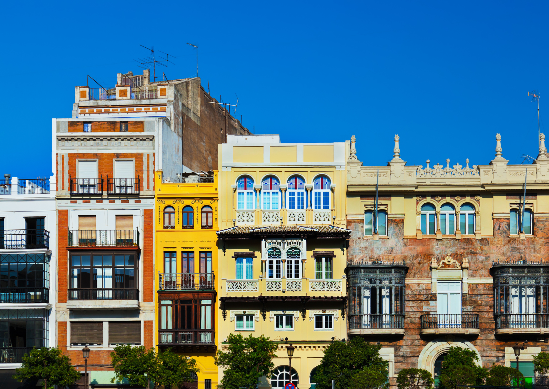 She Sold Her Tampa House for $340K, Moved to Sevilla And Still Has $215K at 68 2 Sevilla Spain 3