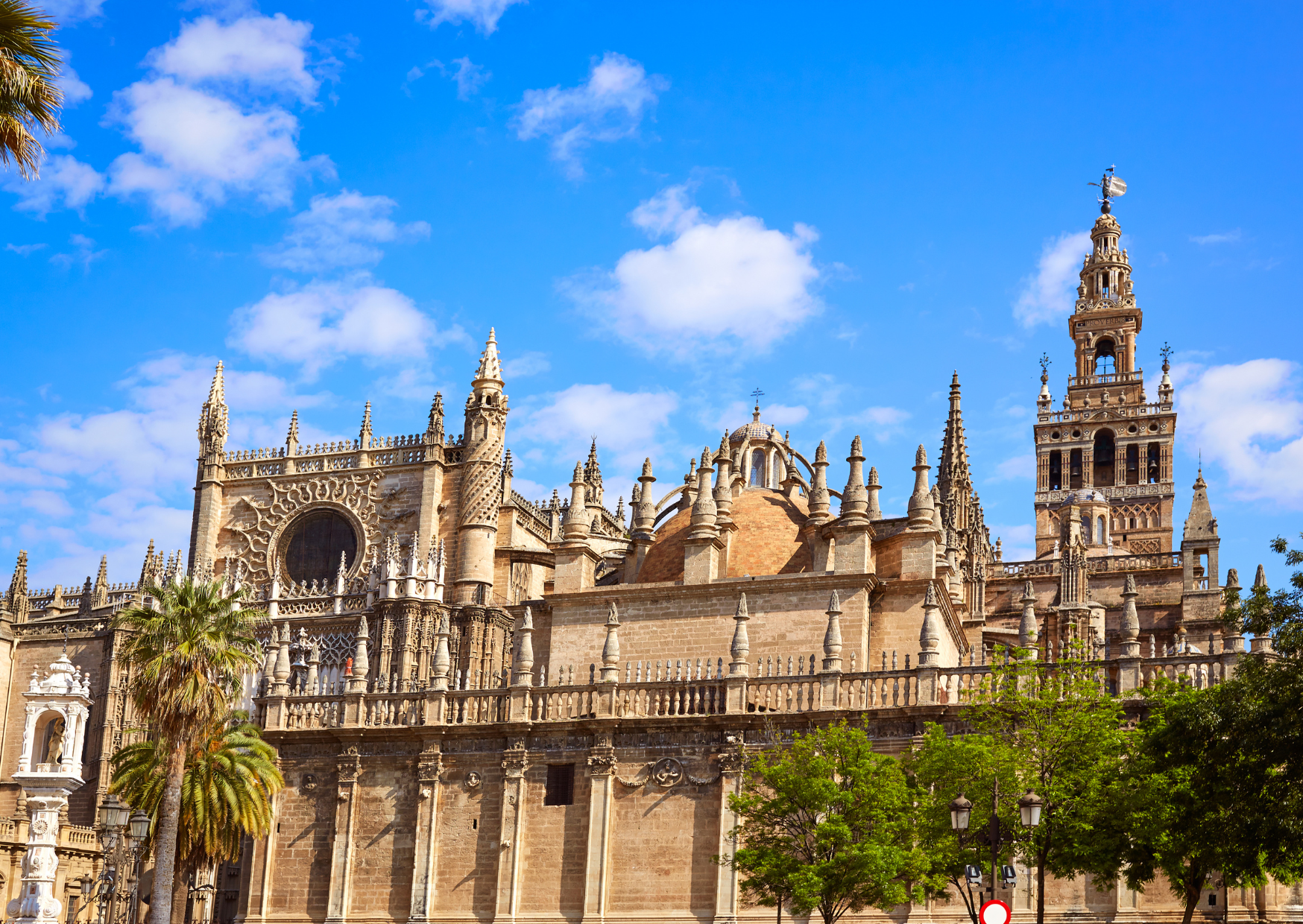 She Sold Her Tampa House for $340K, Moved to Sevilla And Still Has $215K at 68 4 Sevilla Spain 5