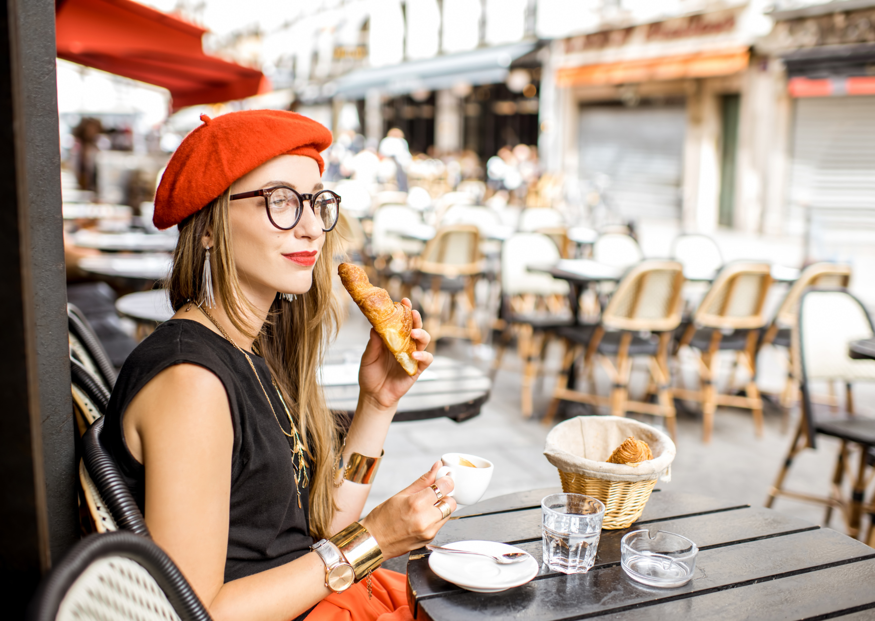 Why French People Don’t Ask “How Are You?” And It’s Not Because They’re Rude 5 french people 3