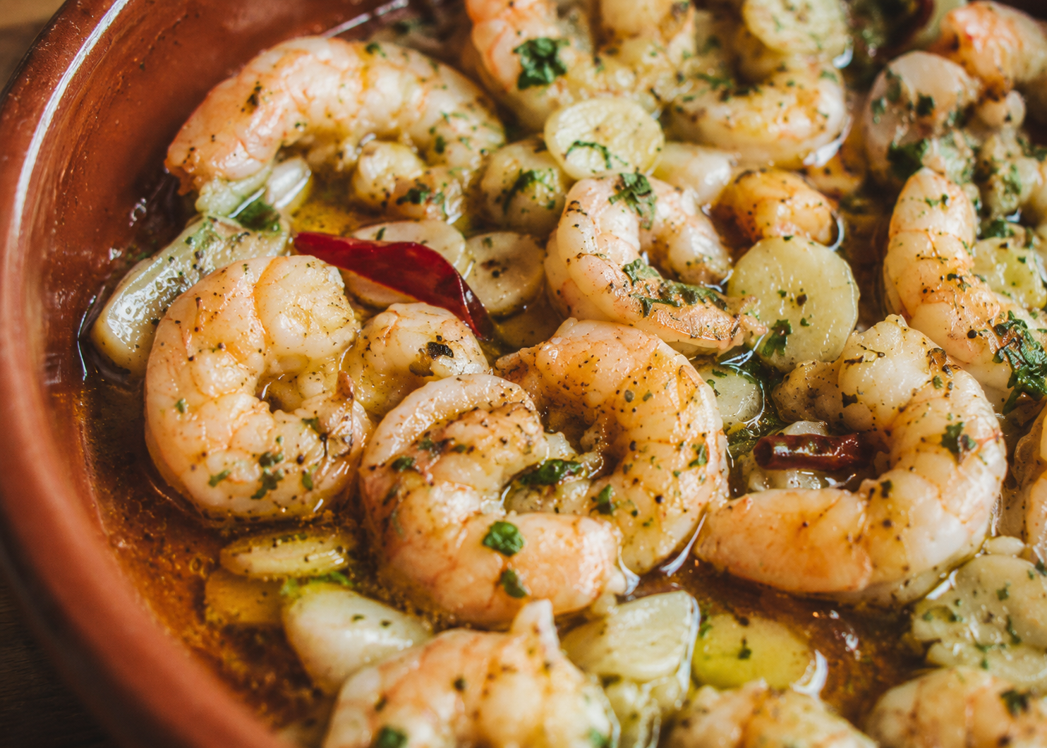How to Make Spanish Garlic Shrimp That Tastes Like a Tapas Bar 4 garlic shrimp 4