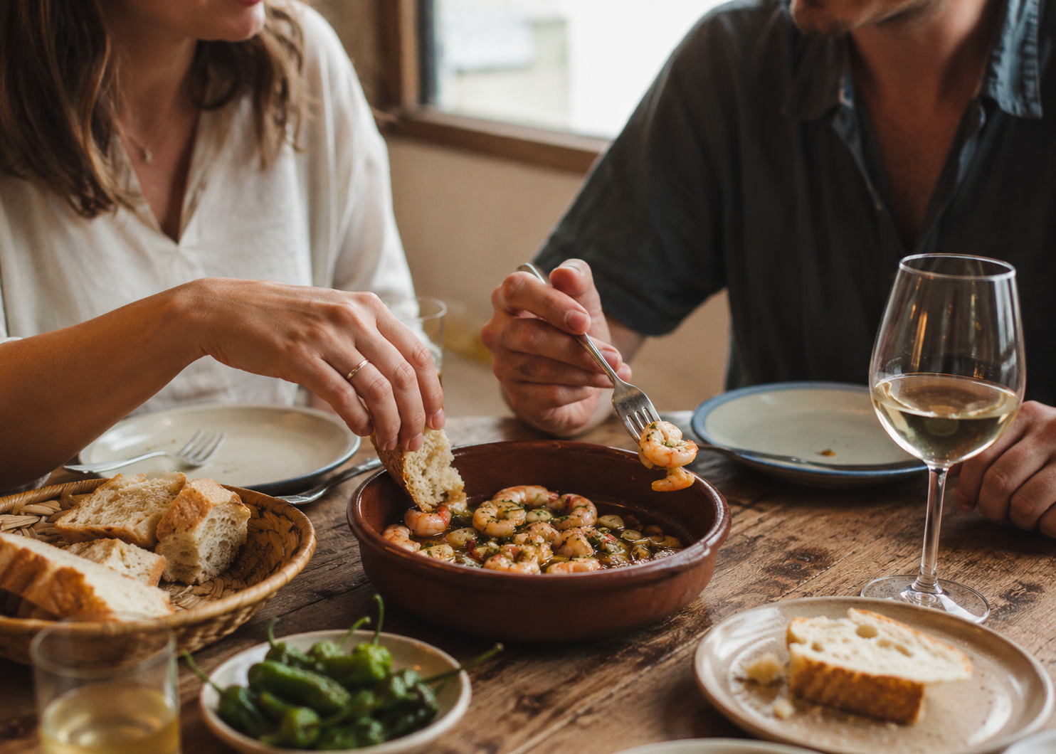 How to Make Spanish Garlic Shrimp That Tastes Like a Tapas Bar 6 garlic shrimp 6