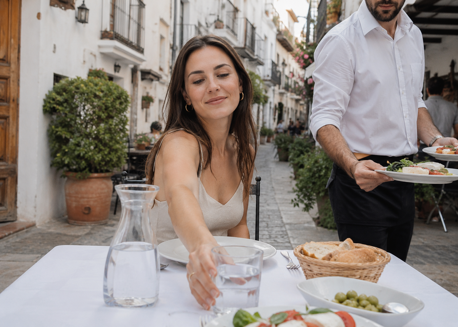 Spanish Restaurants Must Serve Free Tap Water by Law Since 2022: Most Tourists Still Pay for Bottles 1 Spanish restaurants 5