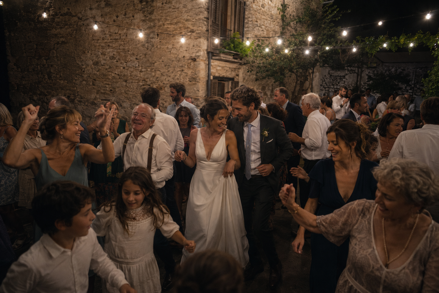 European Weddings Have No Bridesmaids, No Registry, and Dancing Until Dawn: What Shocks American Guests 3 bridesmaids 5