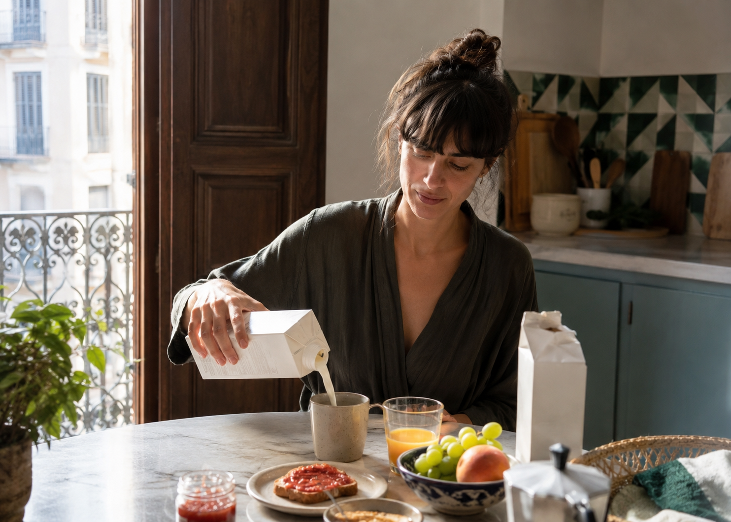 Spanish Supermarkets Sell Milk From the Shelf, Not the Fridge: Americans Refrigerate Milk Immediately And Spaniards Often Don’t Until It’s Opened 1 milk UHT 4